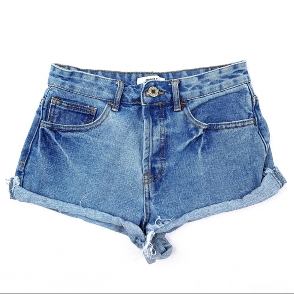 Forever 21 Pants - 🍁 Forever 21 Jean shorts size 26 short button fly